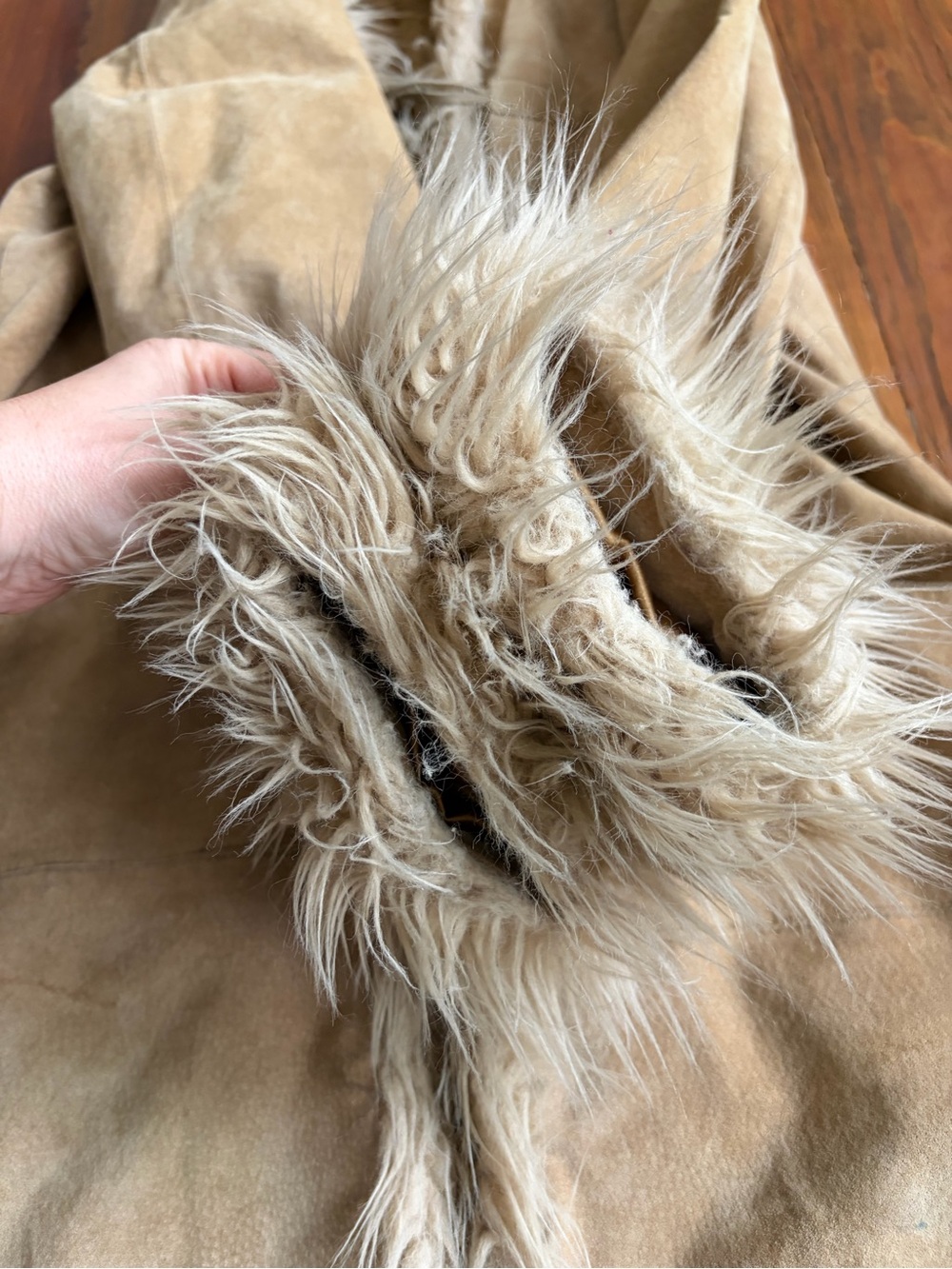 Bebe Vintage Penny Lane Y2K Faux Suede Fur Hooded Coat Size Small Tan Beige - Picture 11 of 15